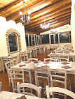 Il Club Pizzeria Burgeria inside