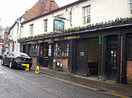 The Lamb Inn outside