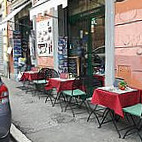 Ristorcaffe Vecchia Roma inside