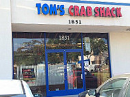 Tom's Crab Shack outside