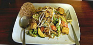 Supon's Thai Kitchen food