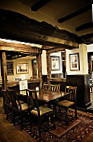 Queen's Head inside