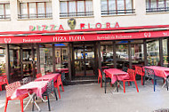 Pizza Flora inside