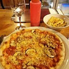 Vincenzo's Pizza House food