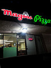 Magoo's Pizza inside