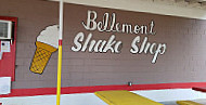 The Bellemont Shake Shop outside