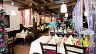 Café-Restaurant Chinois Dongpo inside