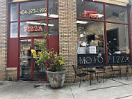 Mojo Pizza N' Pub outside