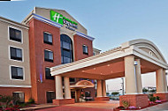 Holiday Inn Express Suites Bay City, An Ihg outside