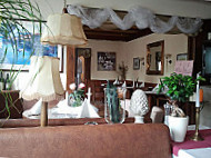 Cafe-Restaurant Zum Berggarten inside