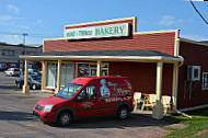 Buns & Things Bakery and DELI outside