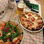 Pizzeria-braceria La Baita food
