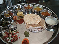 Hotel Purohit food