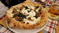 Pizza E Mozzarella food