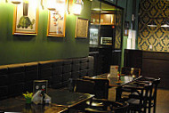 O'Brien's Irish Pub inside