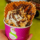 Menchie's Frozen Yogurt Doral food