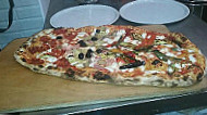 Pizz E Maccarun food