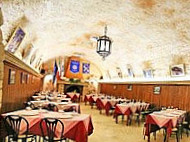 La Taverna Della Rocca inside