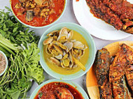 Warung Kak Jue food