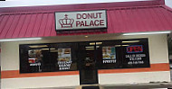 Donuts Palace In Deweyville outside