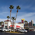 In N Out outside