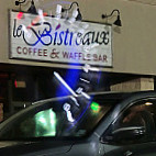 Le Bistreaux Coffee And Waffle outside