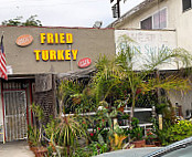 Loreto's Fried Turkey outside