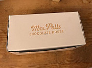 Mrs Potts Chocolate House inside
