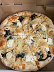 Mondo's Pizza food