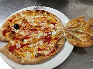Plavis Pizzeria food