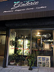 Verde Galerie Flower Shop Cafe inside