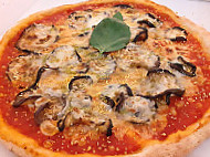 A Gogo Pizzabar food