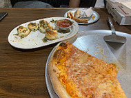Pizza Leone Llc food
