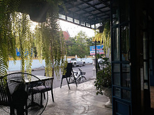 The Lamoon Cafe