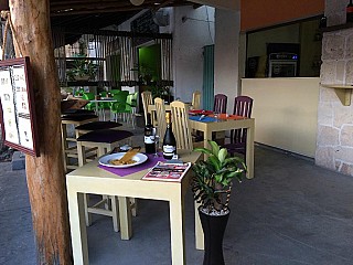 The Violet Cafe Lounge & Bar