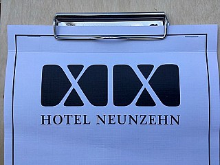 XIX - Neunzehn
