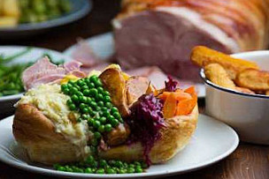 Wallace Well Farm, Dining Carvery