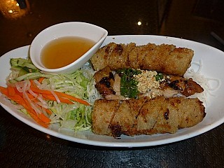 Le Petit Saigon Restaurant