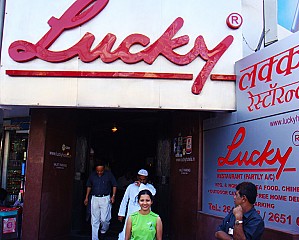Lucky Restaurant (Bandra)