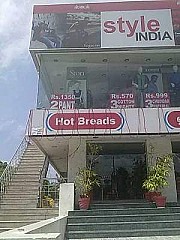 Hot Breads (Medavakkam)