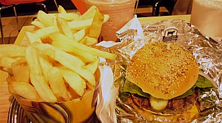 ACME Burgers & Drinks