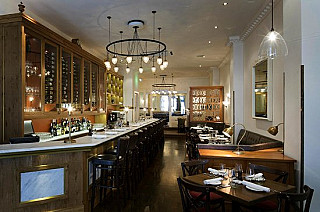 Café Murano – St James Dining Counter