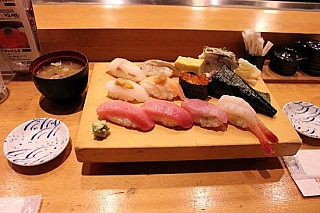 Itamae Sushi & Teppan Bar
