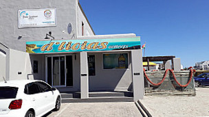 Reef's Sports Cafe