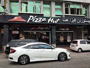 Pizza Hut Kubang Kerian (curbside Pickup Available)