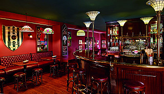 Sports Bar & Grill - Waterloo