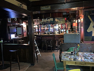 Busker's Irish Pub