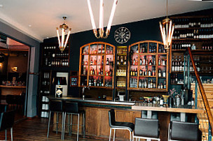 Oskar Bar