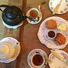Salvage Beaute Vintage Tea Rooms