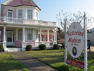 Victorian Station Tea & Pub